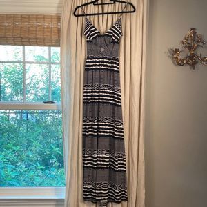 BETSY JOHNSON stretch black white striped ruffle maxi dress. Size 4